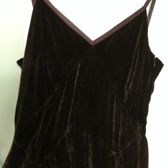 Velvet Dress - Picture 4 of 5